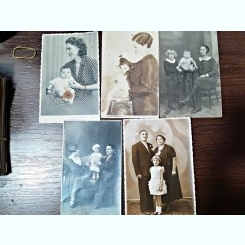 Fotografii tip carte postala, parinti cu copii in perioada interbelica, set de 5, necirculate