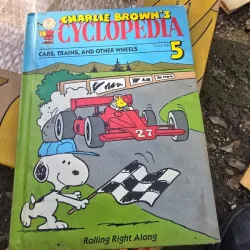 Charlie Browns cyclopedia volume 5
