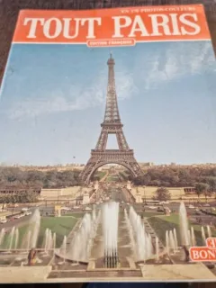 Tout Paris en 170 Photos-Couleurs