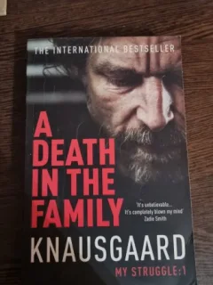 Knausgaard Karl Ove - A death in the family: My struggle book 1
