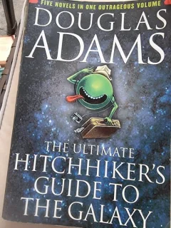 The ultimate hitchhiker's guide to the galaxy - Douglas Adams