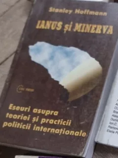 Ianus si Minerva - Stanley Hoffmann