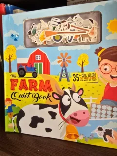 The Farm quiet book (Ferma - carte in limba engleza)