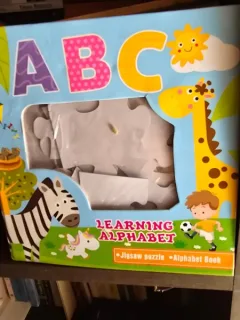ABC Learning alphabet (ABC invatarea alfabetului - carte in limba engleza)