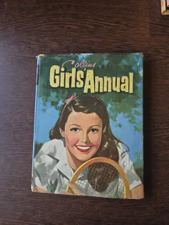 Girls Annual - revista anuala pentru adolescenti in engleza