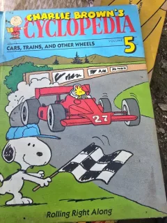 Charlie Browns cyclopedia volume 5