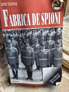Fabrica de spioni - Liviu Valenas