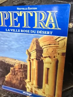 Petra, La ville rose du desert plurigraf