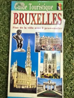 Guide Touristique Bruxelles, plan de la ville avec 2 promenades