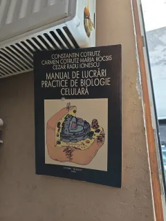 Manual de lucrări practice de biologie celulară - Constantin Cotrutz, Carmen Cotrutz, Maria Kocsis, Cezar Radu Ionescu