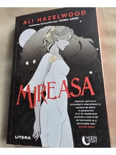 Ali Hazelwood - Mireasa