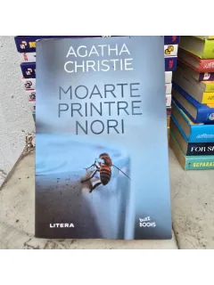 Moarte printre nori - Agatha Christie