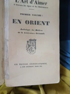 L`ART D`AIMER EN ORIENT - LES LIVRES SACRES OU CODES D`AMOUR DE L`INDE {ANQUETIL 1924 534 PAG APROPIAT A4, COPERTI ORIGINALE ST BUNA}