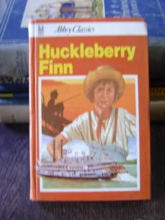 HUCKLEBERRY  FINN - MARK TWAIN