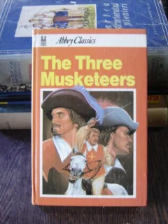THE THREE MUSKETEERS - ALEXANDRE DUMAS