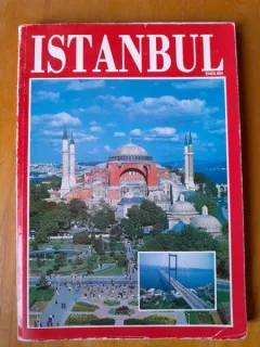 ISTANBUL - YUCEL AKAT  (GHID, TEXT IN LIMBA ENGLEZA)