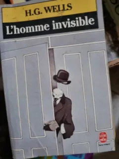 L'HOMME INVISIBLE - H.G. WELLS  (CARTE IN LIMBA FRANCEZA)