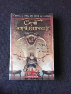 COPIII LAMPII FERMECATE, COBRA, REGELE DIN KATMANDU- P.B. KERR
