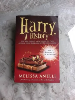 HARRY, A HISTORY - MELISSA ANELLI  (CARTE IN LIMBA ENGLEZA)
