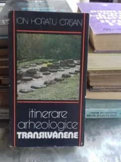 ION HORATIU CRISAN - ITINERARE ARHEOLOGICE TRANSILVANENE (SPORT TURISM 1982, 265 PAG, NUMEROASE ILUSTRATII+ HARTA, STARE BUNA)