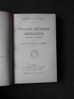 ETRANGE JEUNESSE AMERICAINE - COURTNEY RYLEY COOPER  (CARTE IN LIMBA FRANCEZA)
