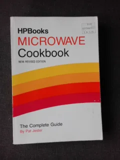 MICROWAVE, COOKBOOK, THE COMPLETE GUIDE - PAT JESTER  (GHID COMPLET DE GATIT LA CUPTORUL CU MICROUNDE, TEXT IN LIMBA ENGLEZA)