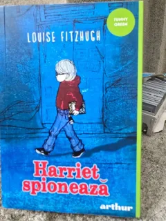 HARRIET SPIONEAZA - LOUISE FITZHUGH