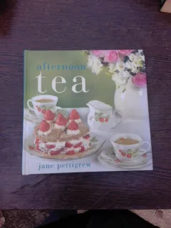 Afternoon tea - Jane Pettigrew  (carte in limba engleza)