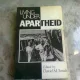 Living Under Apartheid: Aspects of Urbanization and Social Change in South Africa (London Research Series in Geography) - David M. Smith   *carte in limba engleza)