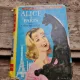 ALICE A PARIS - CAROLINE QUINE  (CARTE IN LIMBA FRANCEZA)