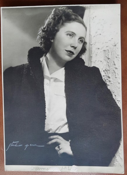 Fotografie, tanara, anii 40