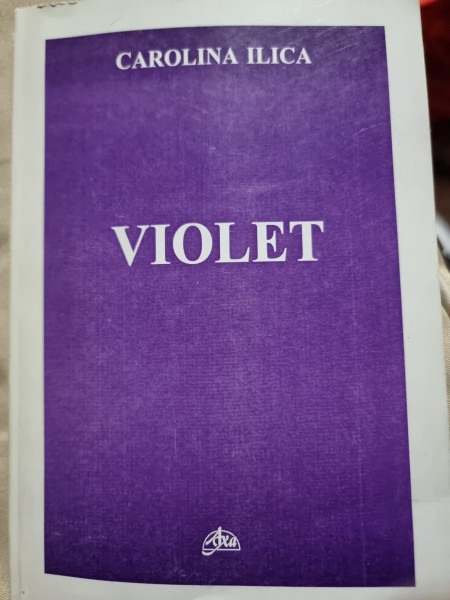 Violet - Carolina Ilica