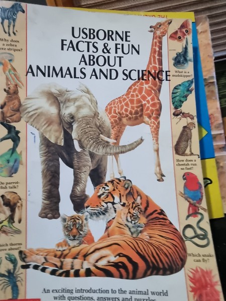 Usborne Facts & Fun About Animals & Science - Paul Dowswell