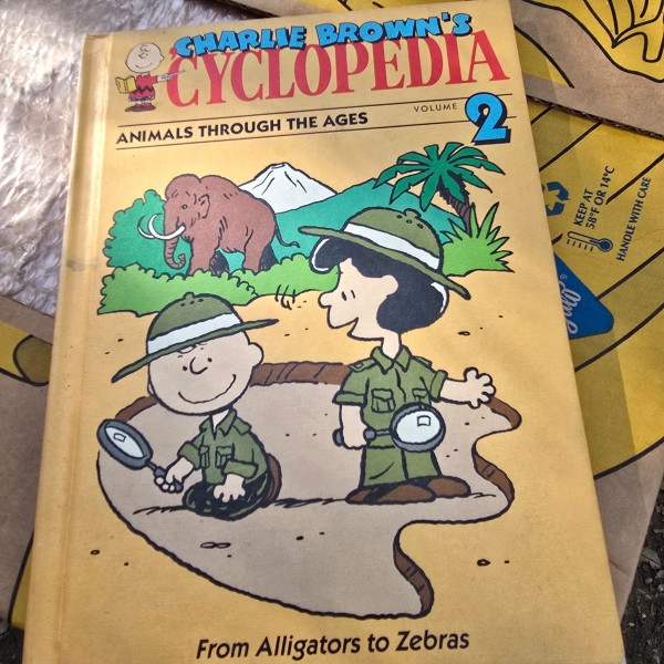 Charlie Browns cyclopedia volume 2