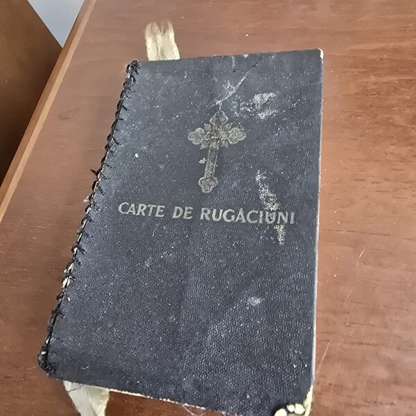 Carte de rugaciuni si indrumari crestine tiparita in timpul pastoriei I. P. S. S. Nicodim Patriarhul Sfintei Biserici Ortodoxe Romane