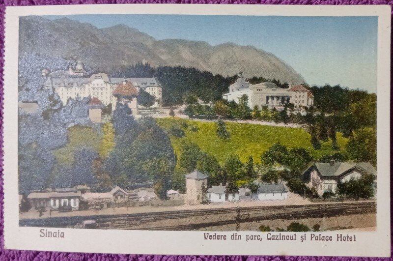 Carte postala, Sinaia, Vedere din parc, Cazinoul si Palace Hotel, perioada interbelica