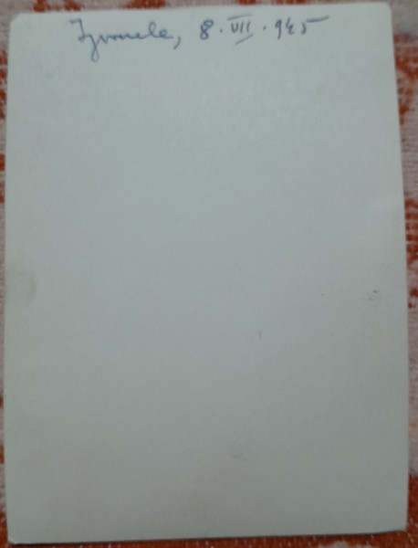 Fotografie, enoriasi la slujba religioasa, 1945