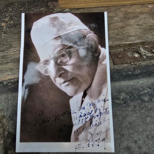 Fotografie, medic Dan Berceanu (1893-1984), cu dedicatie pentru nepotul sau, 1979