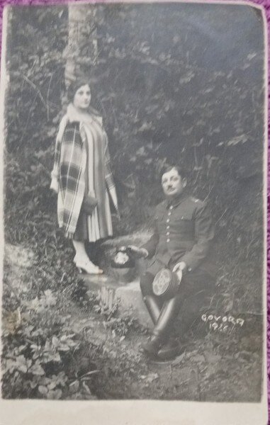 Fotografie tip Carte postala, militar cu sotia in excursie la Govora, 1926