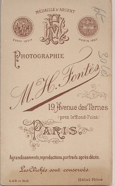 Fotografie tip CDV - perioada interbelica, reprezentand o femeie