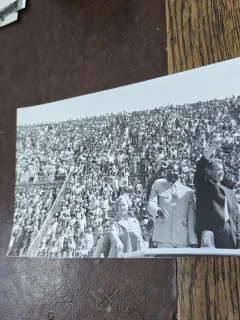 Adunare comunista , Nicolae Ceausescu si Elena Ceausescu impreuna cu un lider african