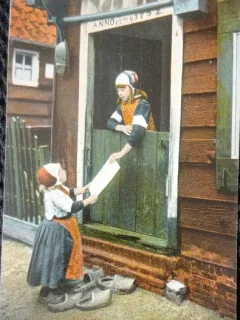 Carte Postala, Doua fetite din Marken, Olanda, in costume traditionale, perioada interbelica