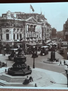 Carte postala, Londra, Picadilly Circus, perioada interbelica