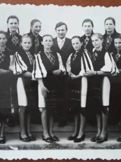 Fotografie, ansamblu pipular, 1946