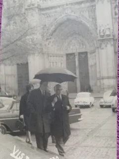 Fotografie, doi barbati in vizita la Toledo, 1966