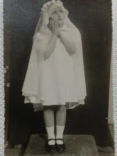 Fotografie, Fetita de Rit Catolic, la Prima Impartasanie