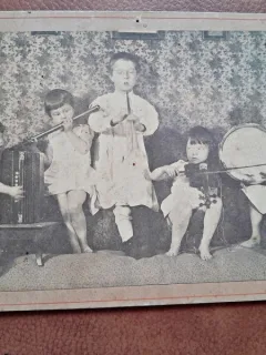 Fotografie orchestra copiilor, pe carton, sfarsit de secol XIX