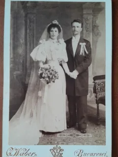 Fotografie pe carton, mire si mireasa, inceput de secol XX