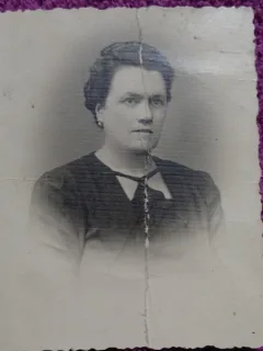 Fotografie, Portret de femeie (Alexandrina Mihailescu Dib), perioada interbelica