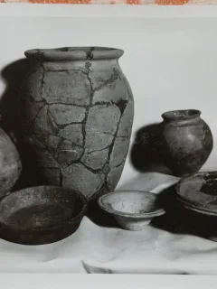 Fotografie, Sapte vase ceramice gasite la Casolt langa Sibiu, datate sec. II